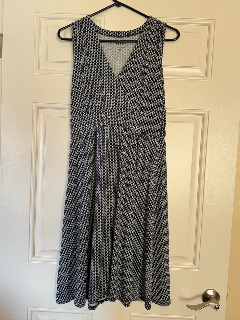 LLBean Sleeveless Black & White Patterned V-Neck Dress